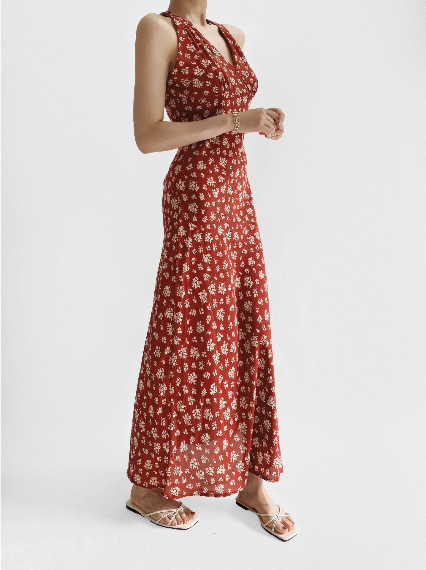 A Vintage Style Dress with Delicate Timeless Details