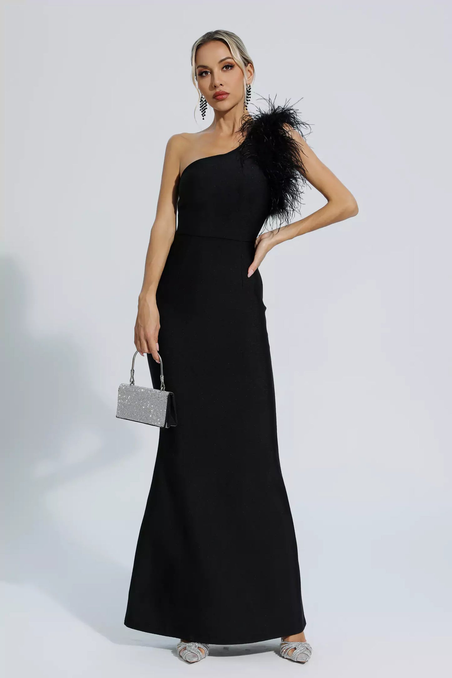 Gracefully Styled Dress for Any Occasion
