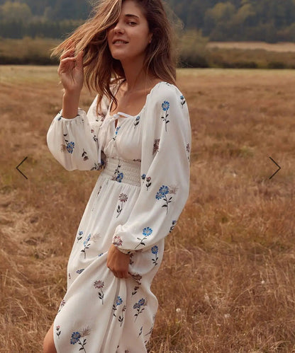Classic Vintage & Enduringly Stylish Dress