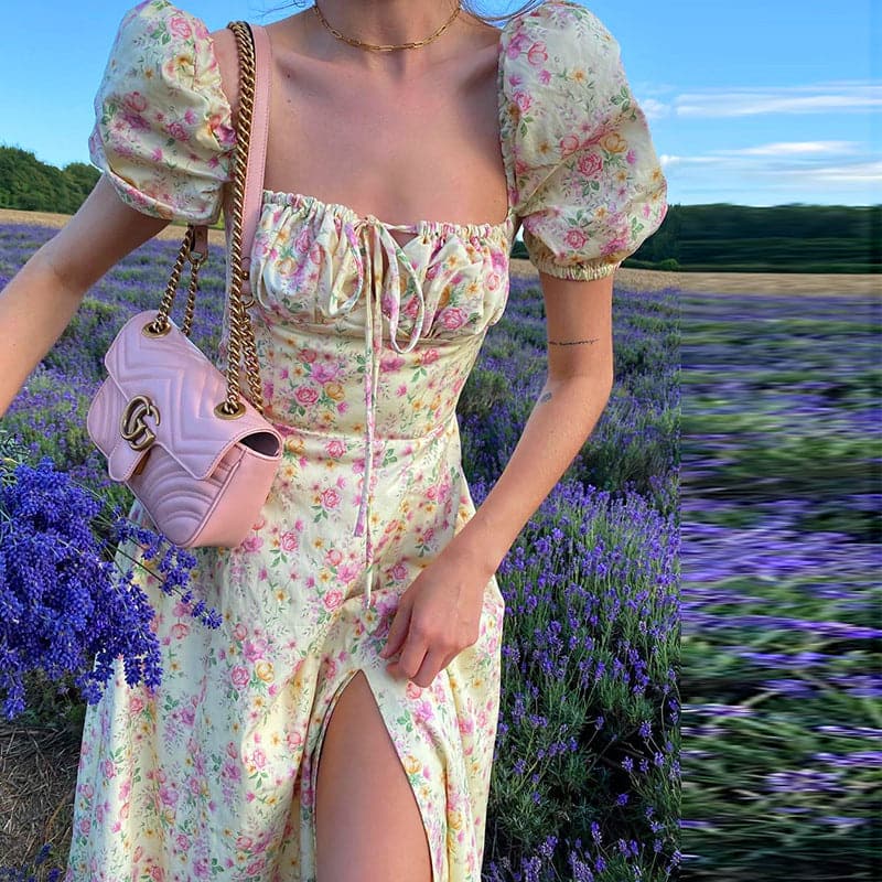 Classic Vintage Dress with a Flattering Fit