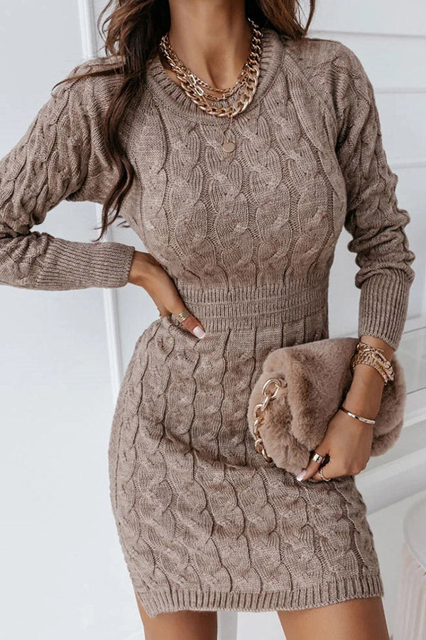 Well Tailored Sweater with a Graceful Silhouette