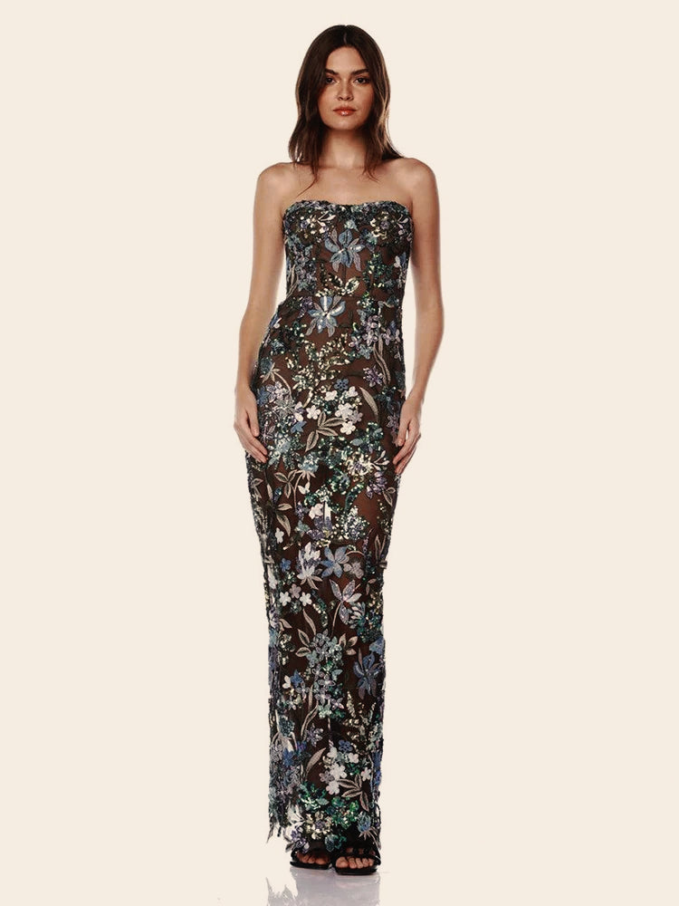 Gracefully Styled Dress for Any Occasion