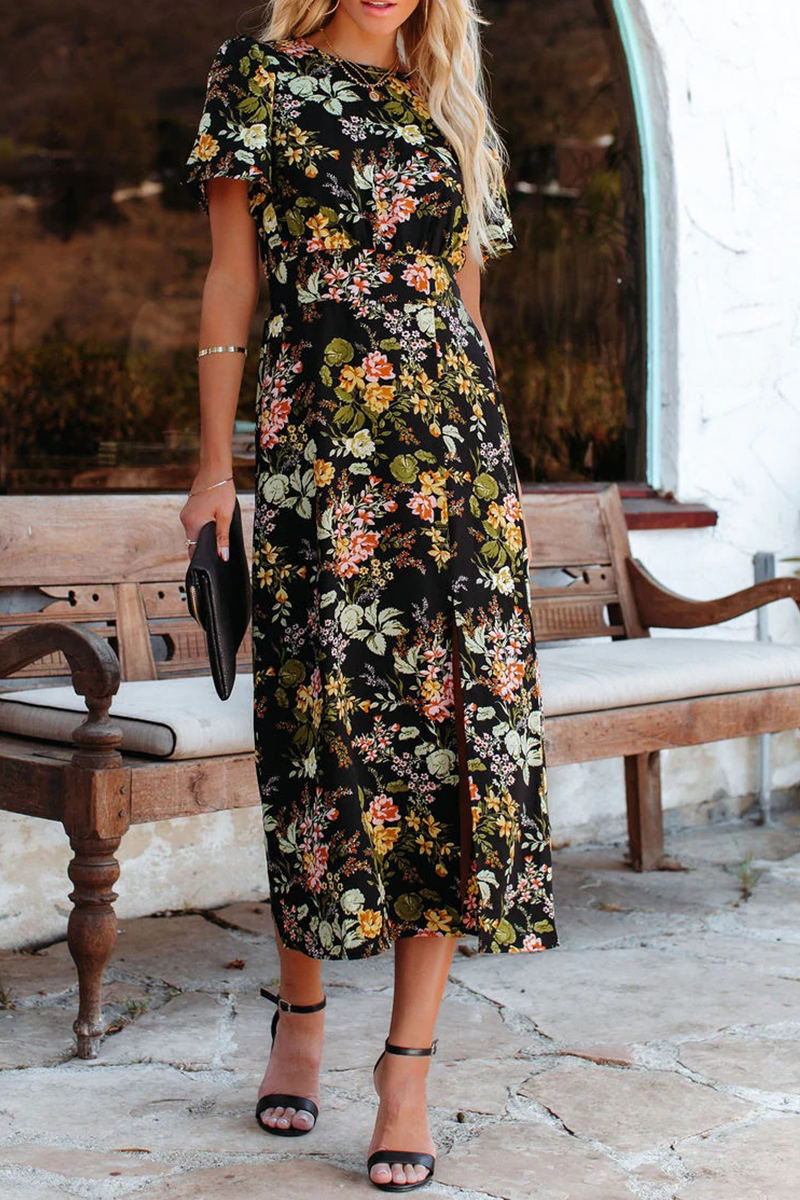 Beautifully Finished Dress in a Timeless Design