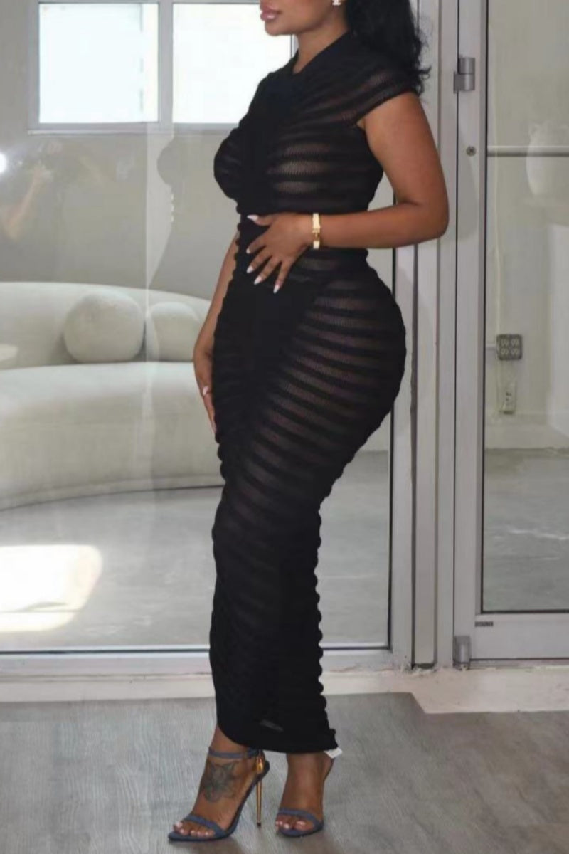 Well Tailored Dress with a Graceful Silhouette