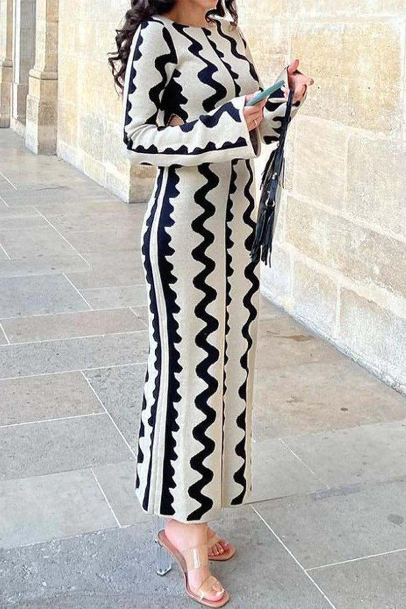 Classic Vintage Dress with a Flattering Fit