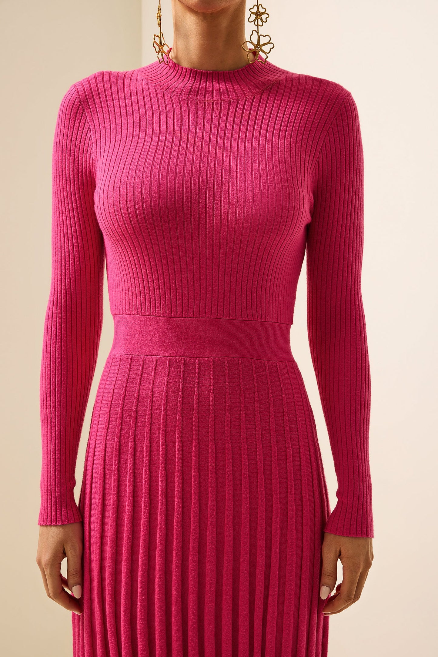 Well Tailored Dress with a Graceful Silhouette