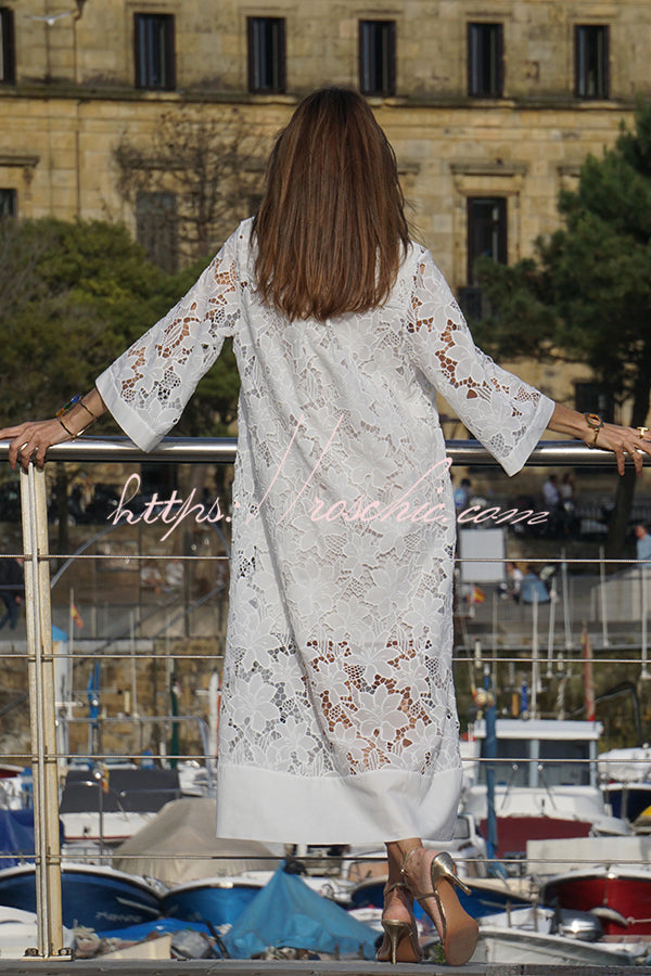 Beautifully Finished Dress in a Timeless Design
