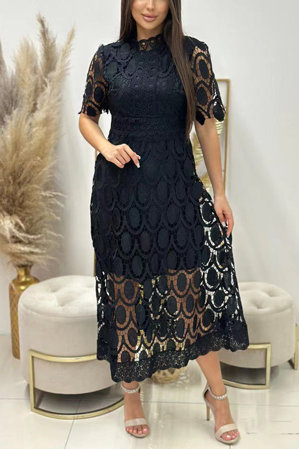 Beautifully Finished Dress in a Timeless Design