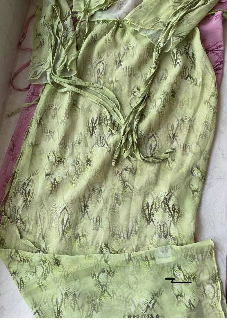 Classic Vintage Top with a Flattering Fit