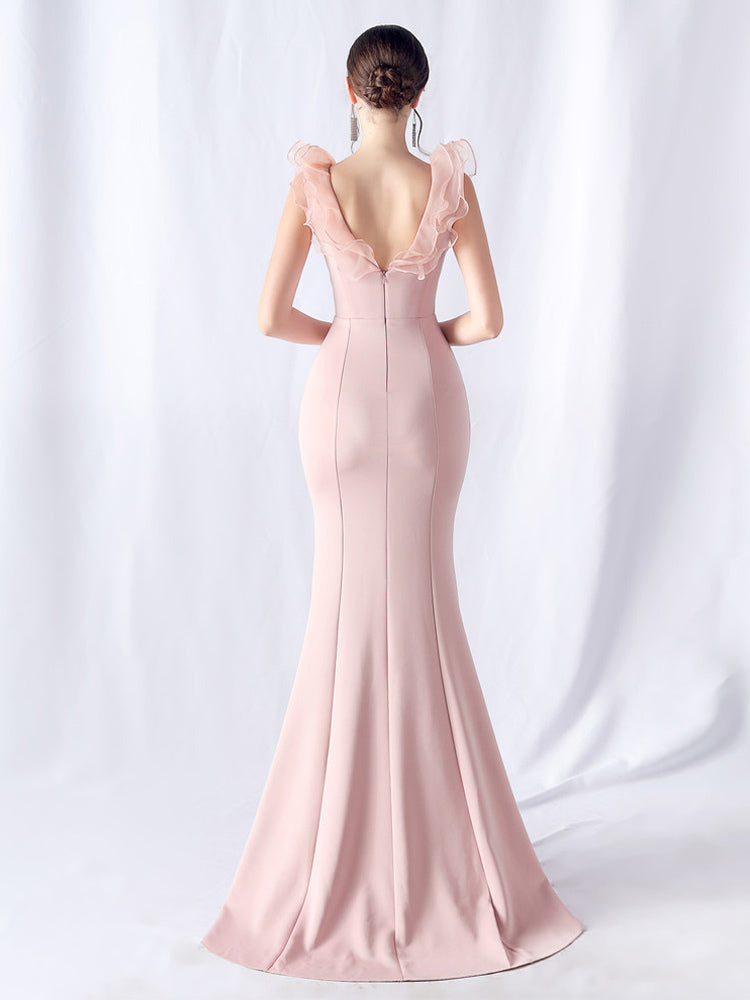 Effortlessly Elegant Dress with a Timeless Design