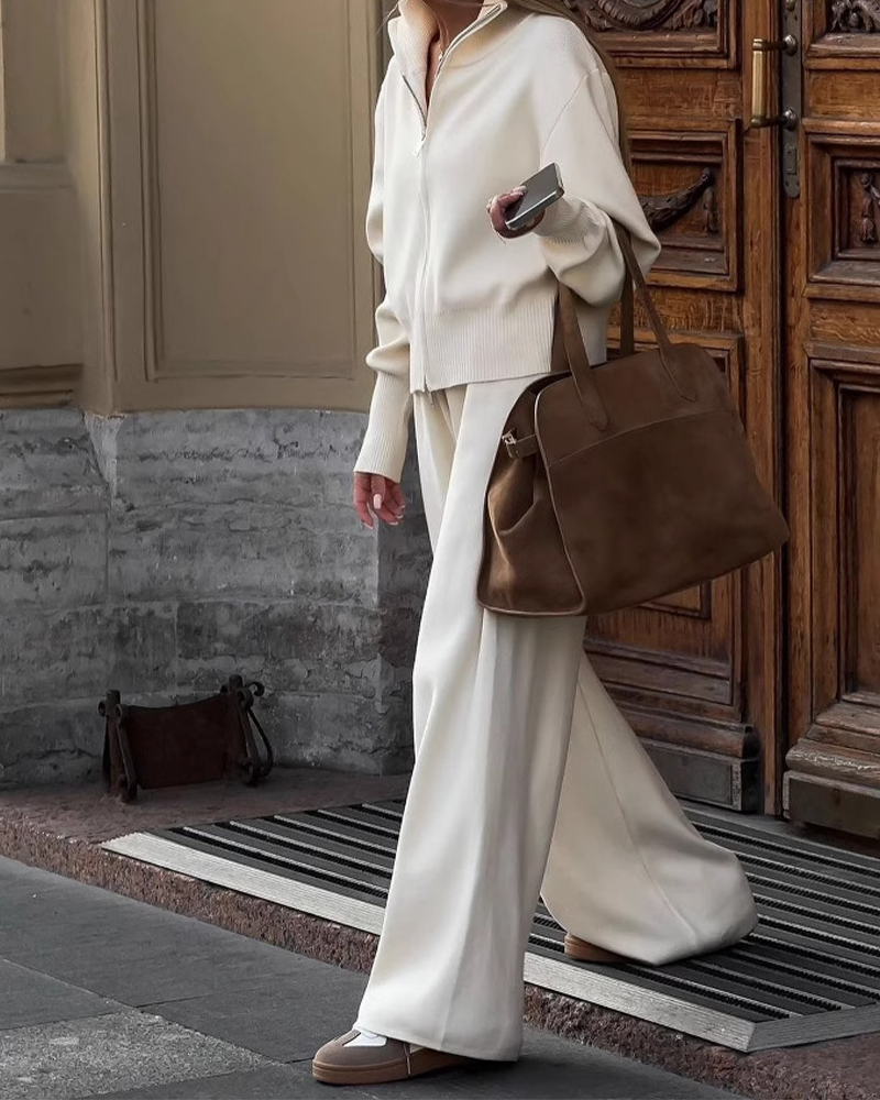 Effortlessly Elegant Blouse with a Timeless Design