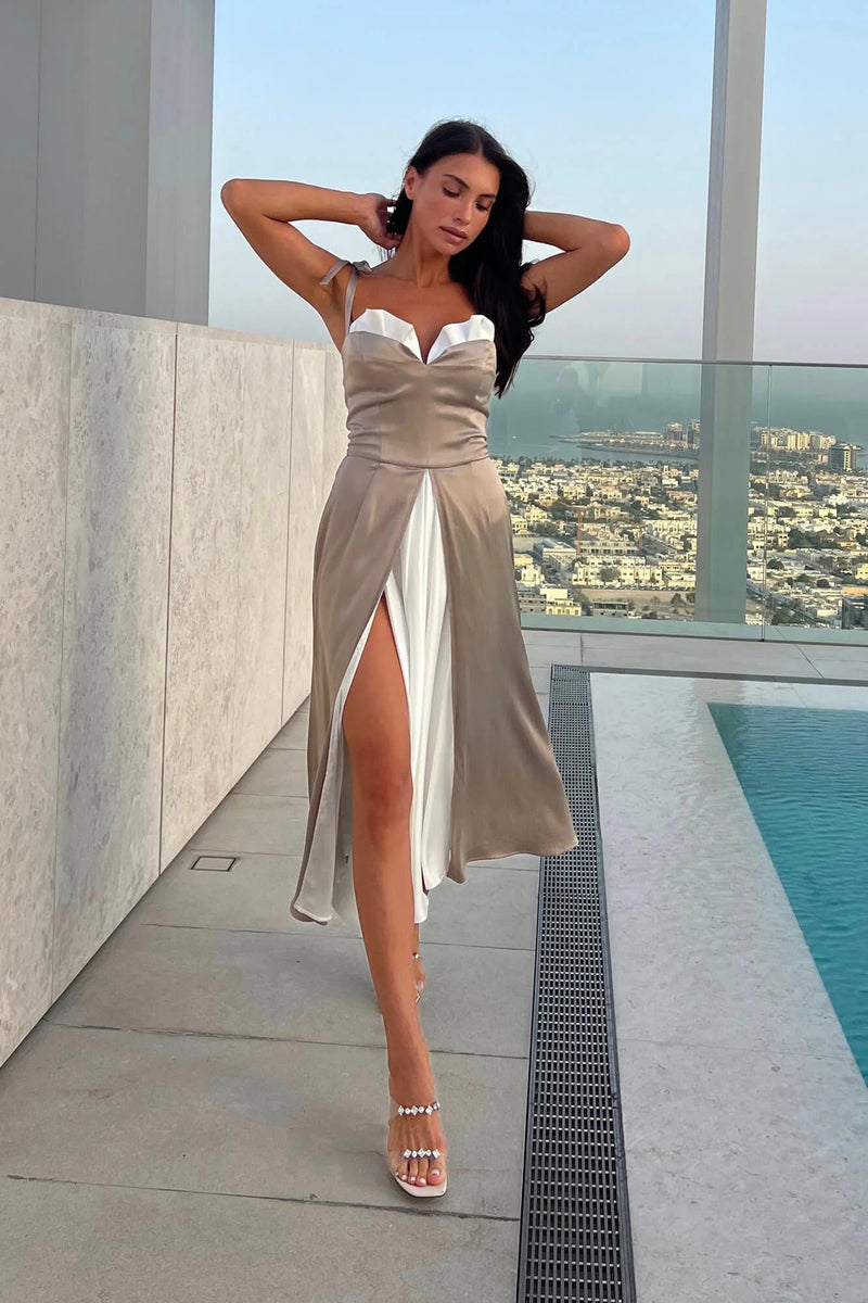 Beautifully Finished Dress in a Timeless Design