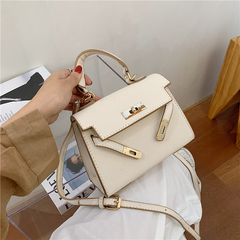 Beautifully Finished Bag in a Timeless Design
