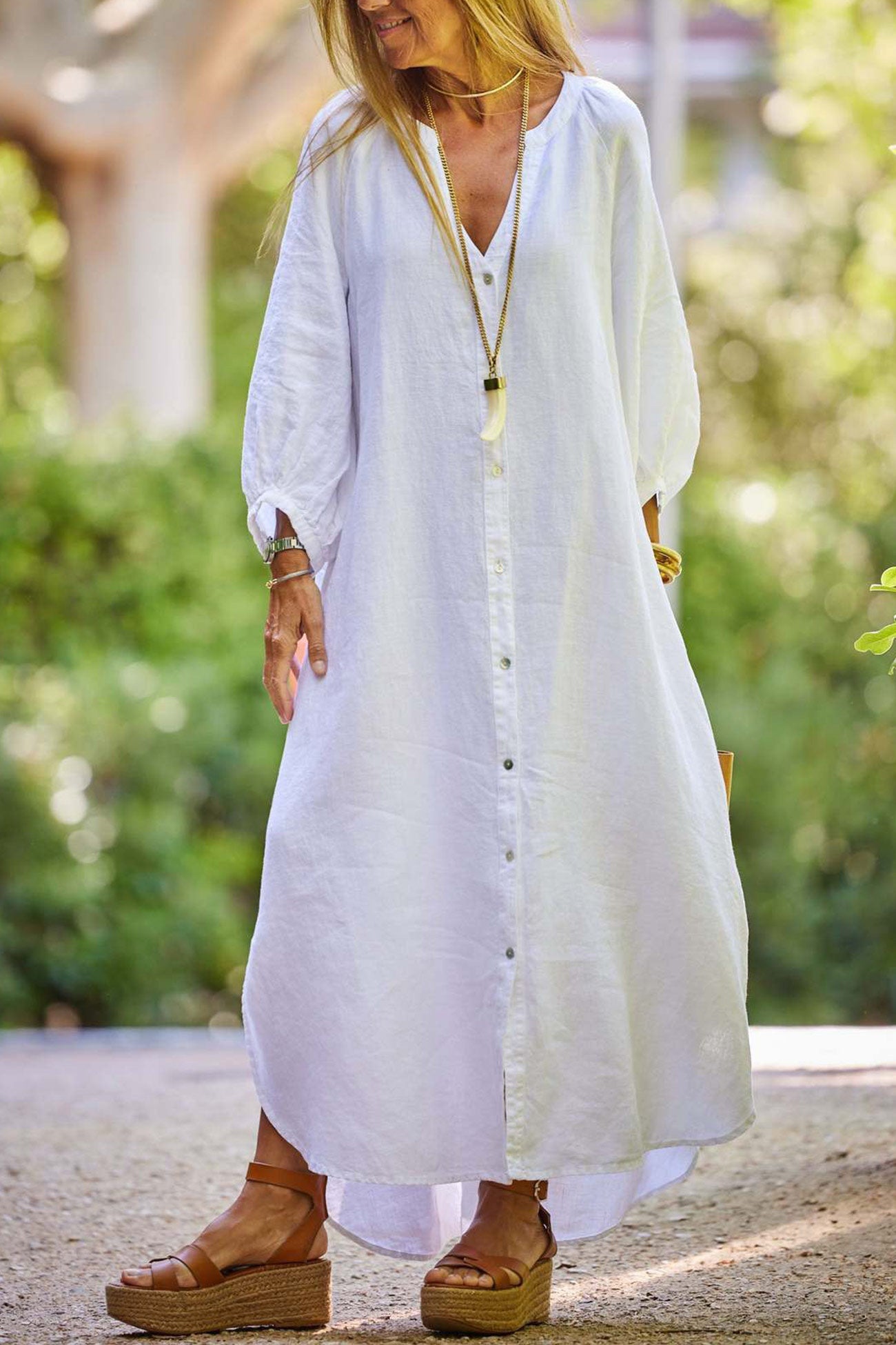 Beautifully Finished Dress in a Timeless Design
