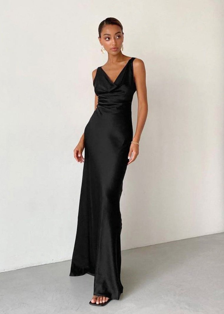 Sophisticated Dress with a Clean Classic Look