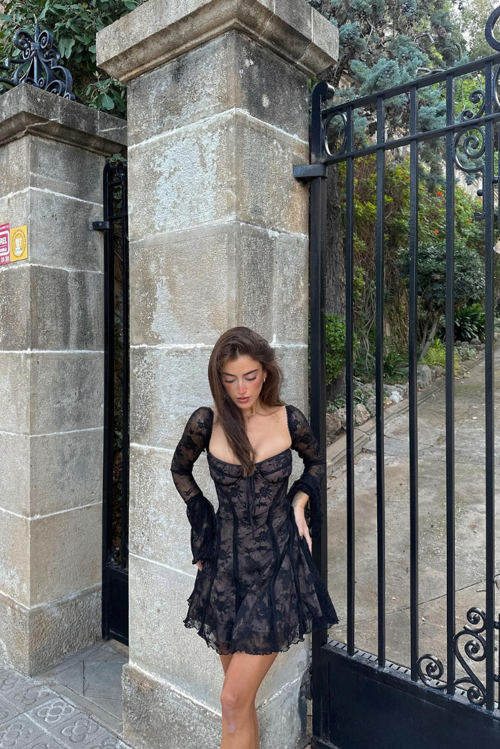 Beautifully Crafted Dress in a Classic Style