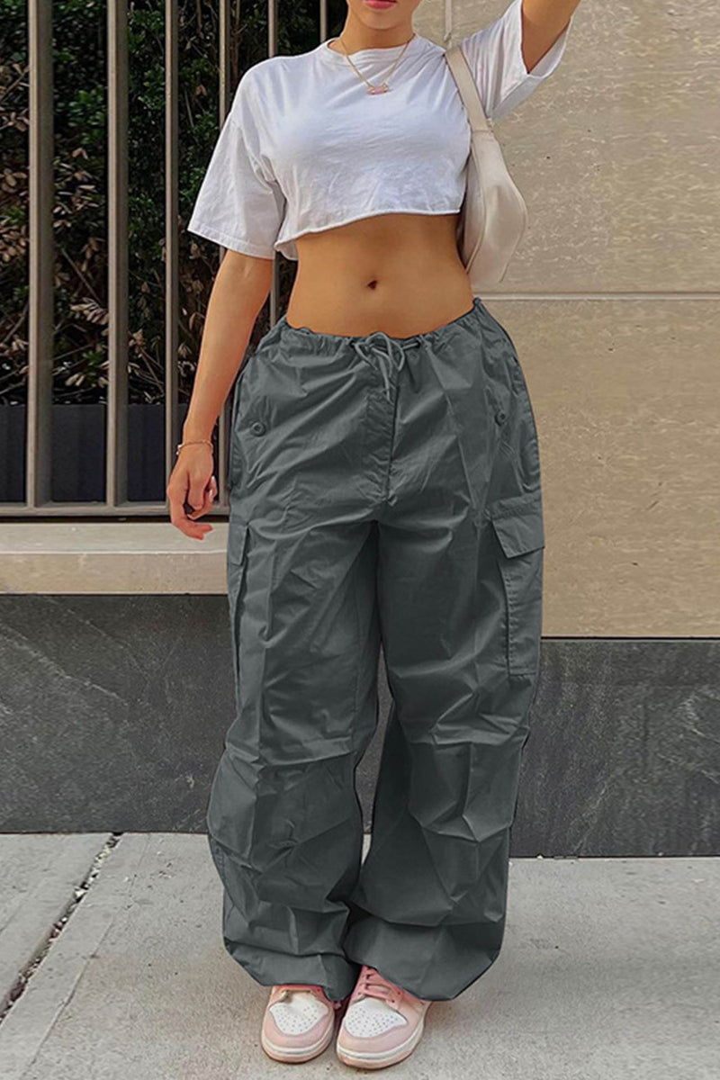Well Tailored Pants with a Graceful Silhouette
