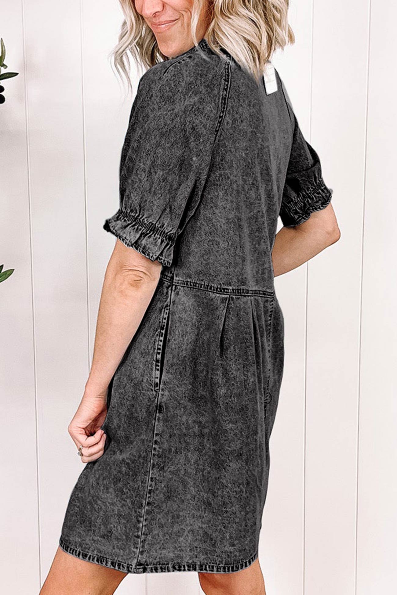 Classic Vintage Dress with a Flattering Fit