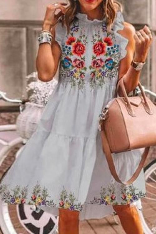 Well Tailored Dress with a Graceful Silhouette