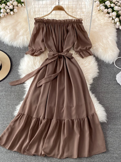 Classic Vintage Dress with a Flattering Fit