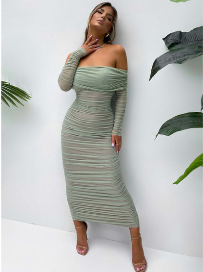 Well Tailored Dress with a Graceful Silhouette