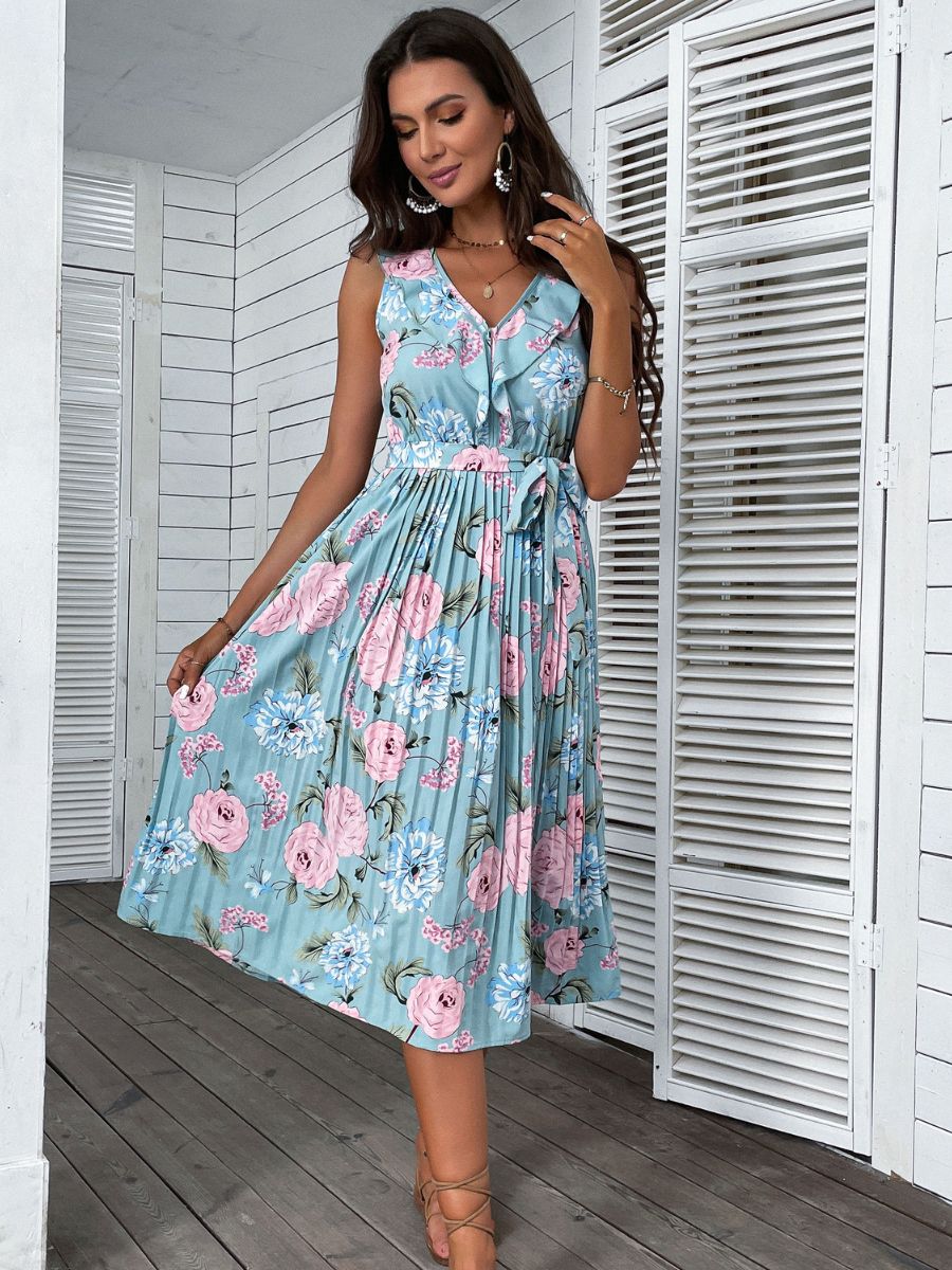 Well Tailored Dress with a Graceful Silhouette