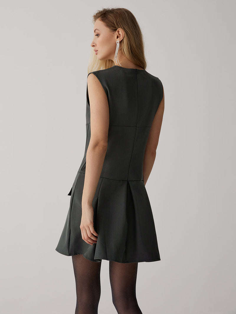 Beautifully Crafted Dress in a Classic Style