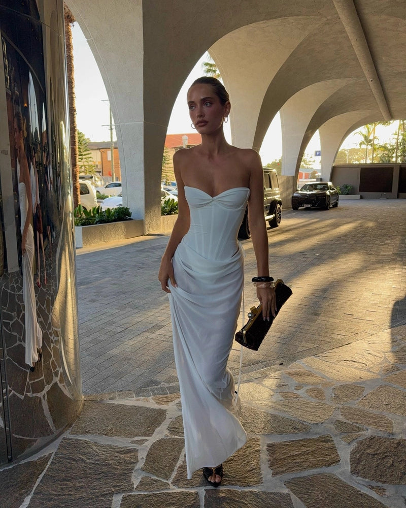 Beautifully Crafted Dress in a Classic Style