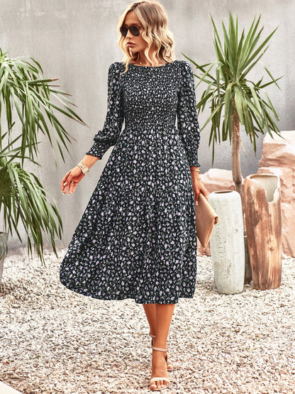 Effortlessly Elegant Dress with a Timeless Design