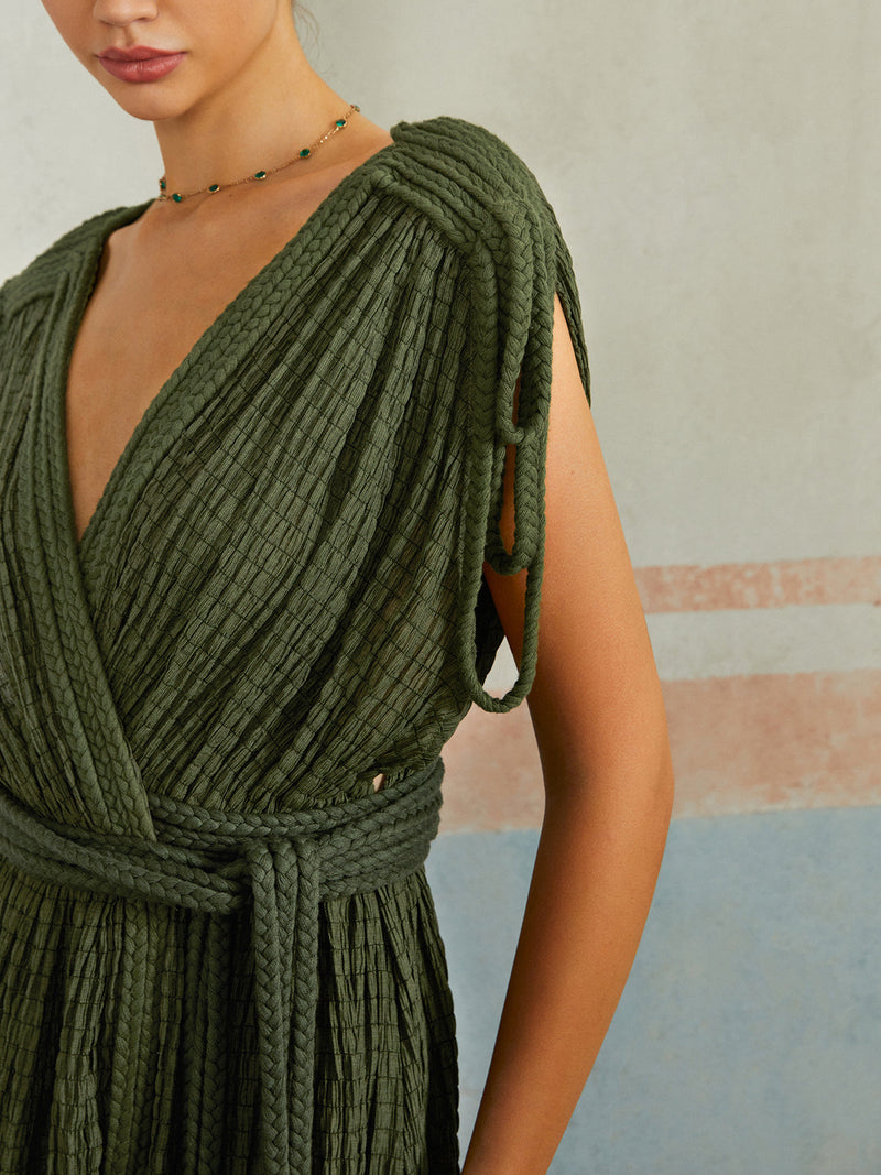 Beautifully Crafted Dress in a Classic Style