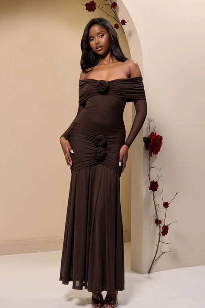 Gracefully Styled Dress for Any Occasion