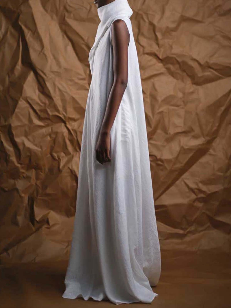 Well Tailored Dress with a Graceful Silhouette