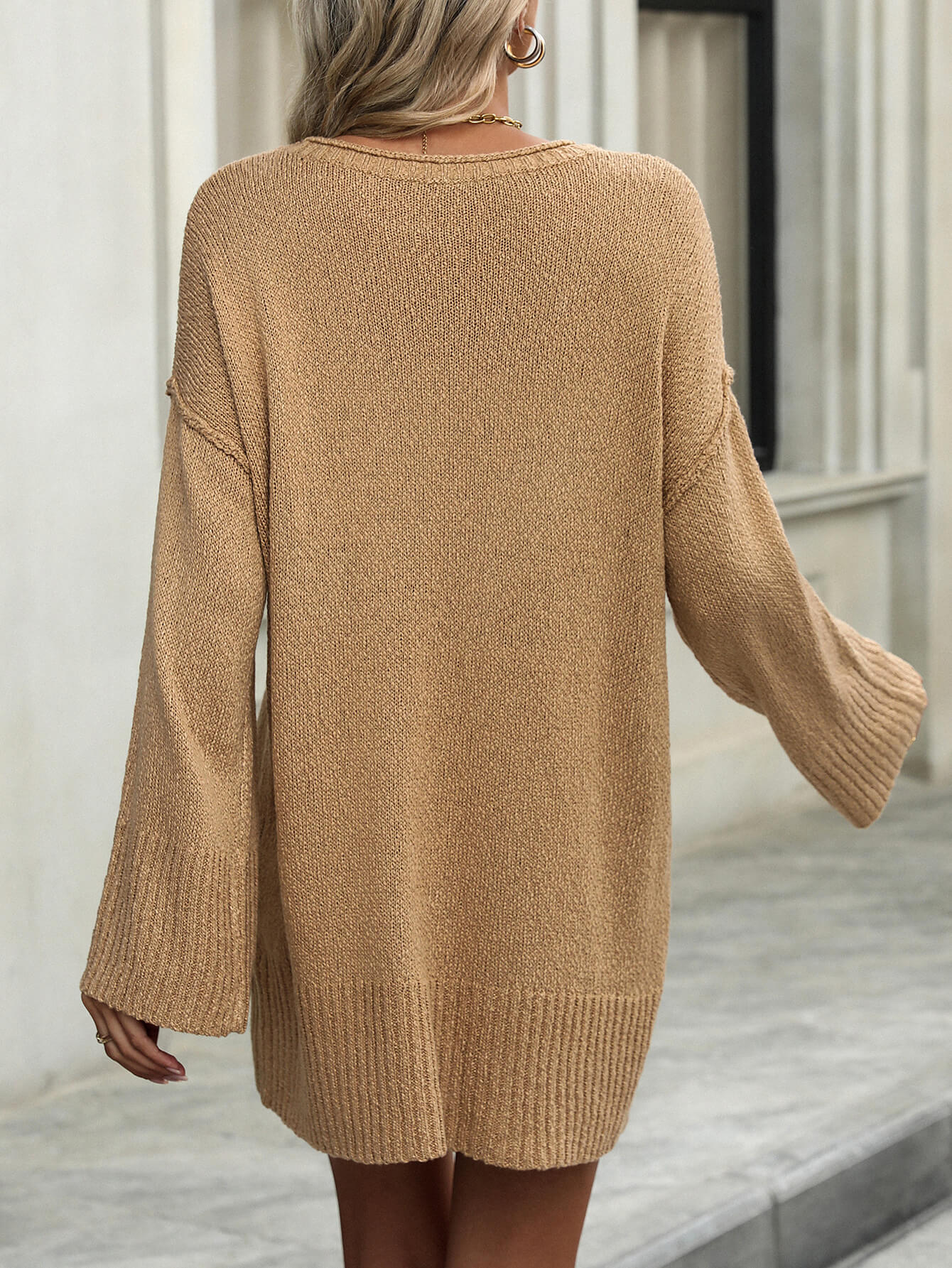 Effortlessly Elegant Sweater with a Timeless Design