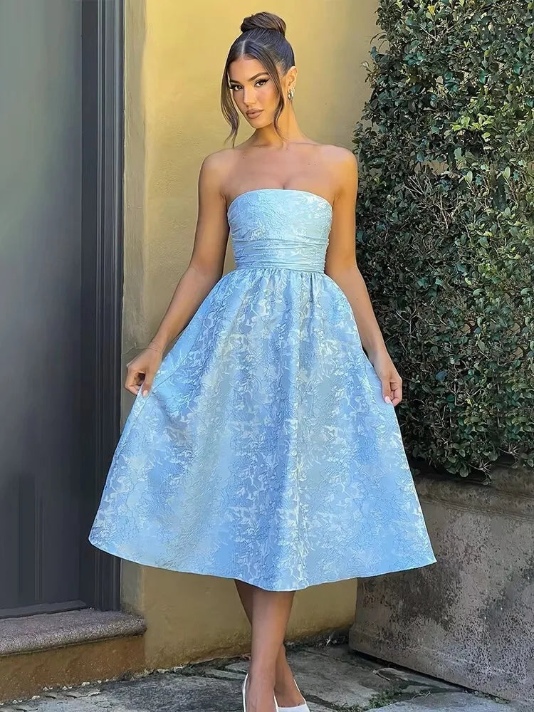 Effortlessly Elegant Dress with a Timeless Design