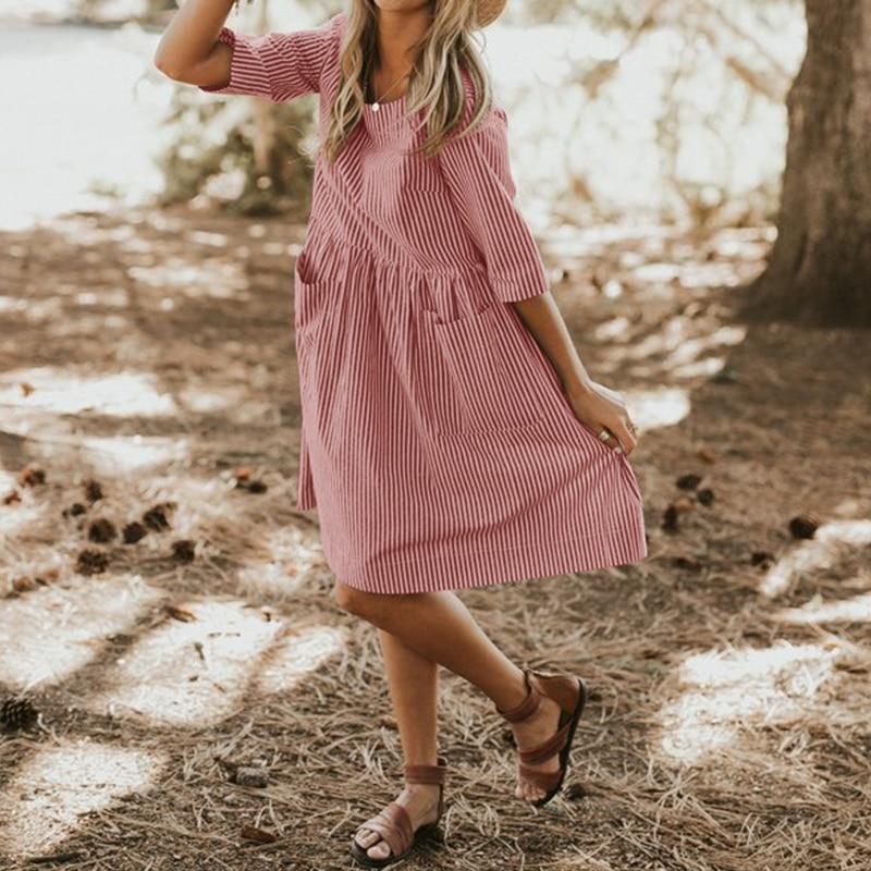 Classic Vintage Dress with a Flattering Fit