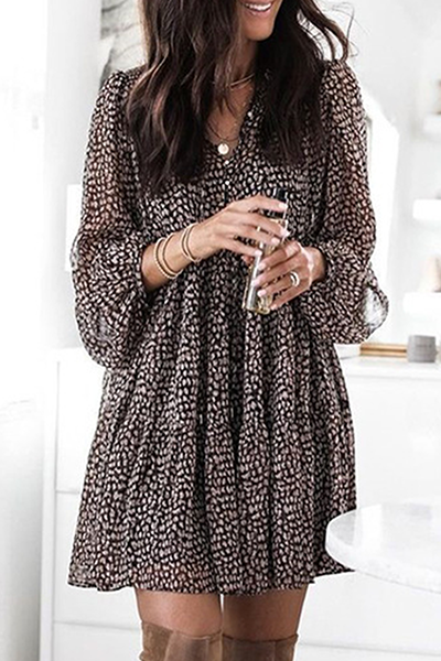 Classic Vintage Dress with a Flattering Fit