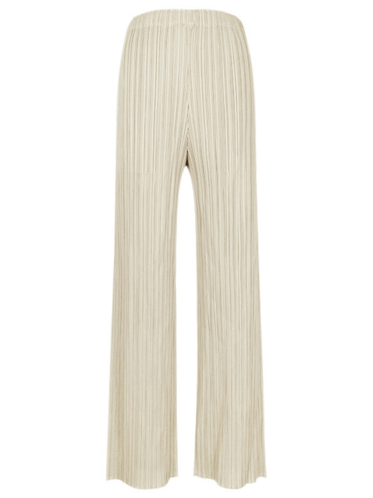 Well Tailored Pants with a Graceful Silhouette