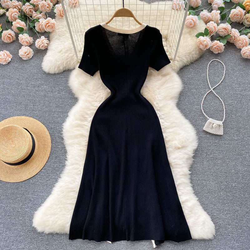 Classic Vintage Dress with a Flattering Fit