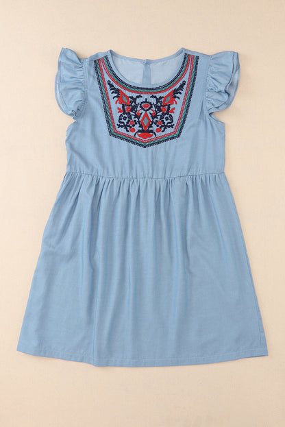 Beautifully Finished Dress in a Timeless Design