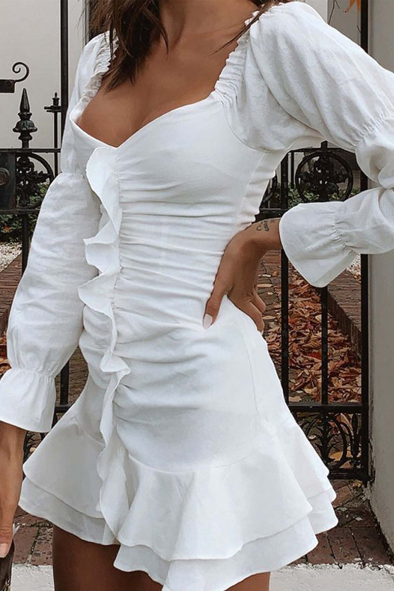 Beautifully Finished Dress in a Timeless Design