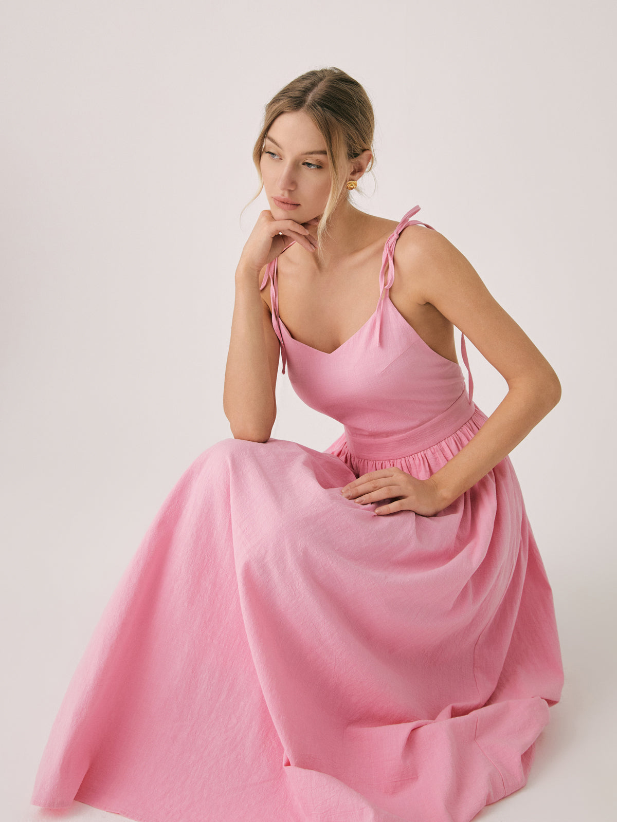 Effortlessly Elegant Dress with a Timeless Design