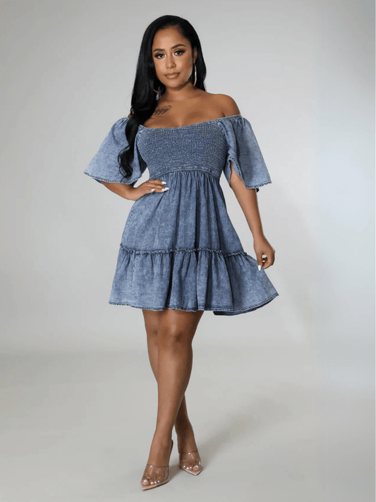 Classic Vintage Dress with a Flattering Fit