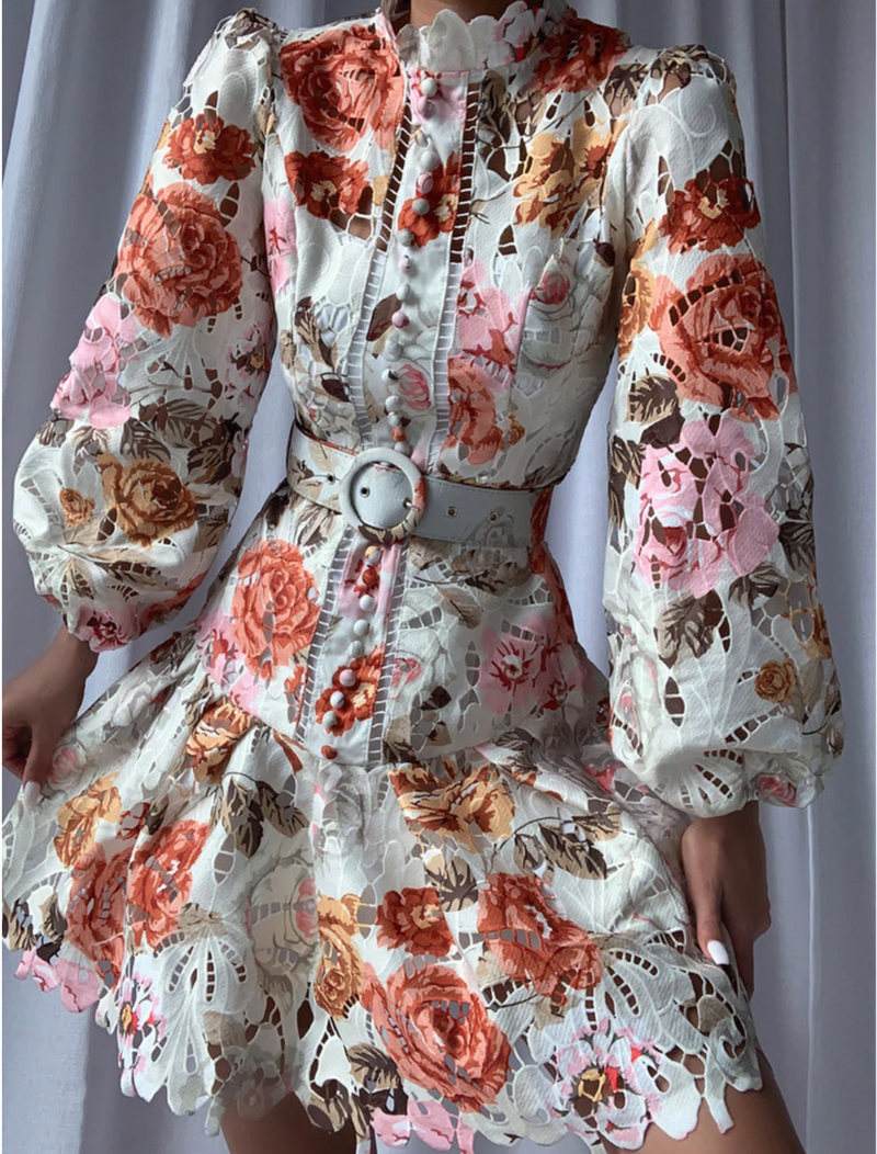 Well Tailored Dress with a Graceful Silhouette