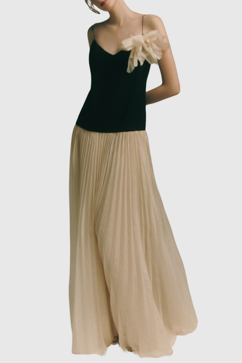 Effortlessly Elegant Dress with a Timeless Design