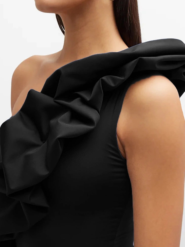 Beautifully Finished Garment in a Timeless Design