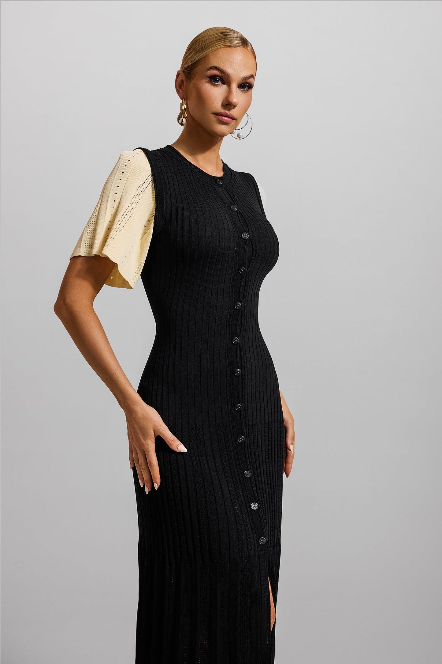 Well Tailored Dress with a Graceful Silhouette