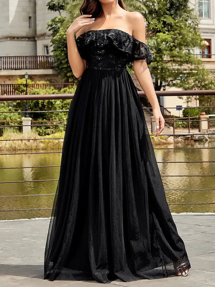 Well Tailored Dress with a Graceful Silhouette