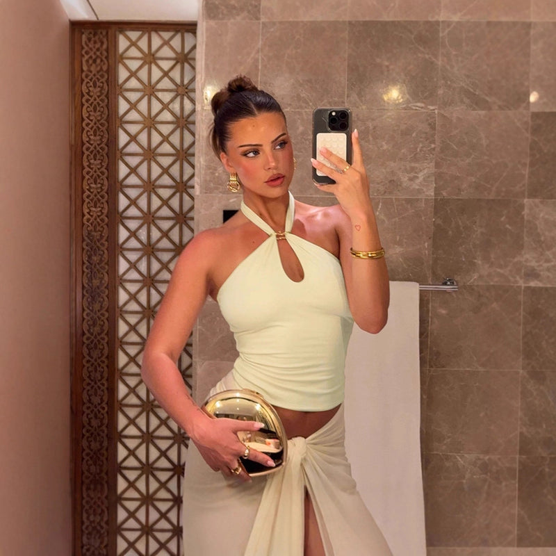 Beautifully Finished Top in a Timeless Design