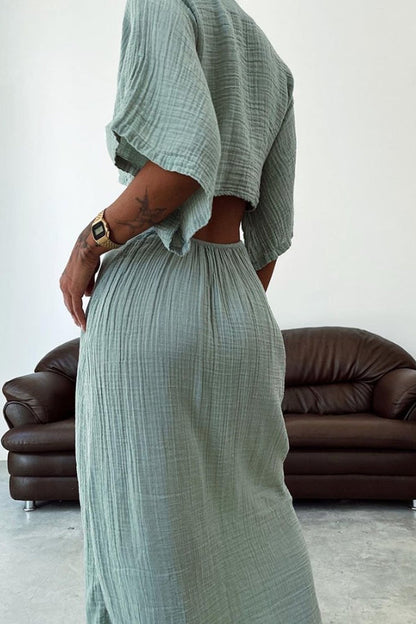 Effortlessly Elegant Dress with a Timeless Design
