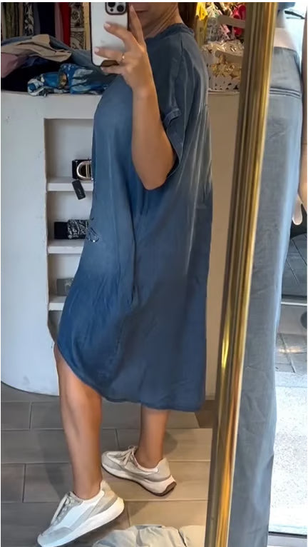 Sophisticated Dress with a Clean Classic Look